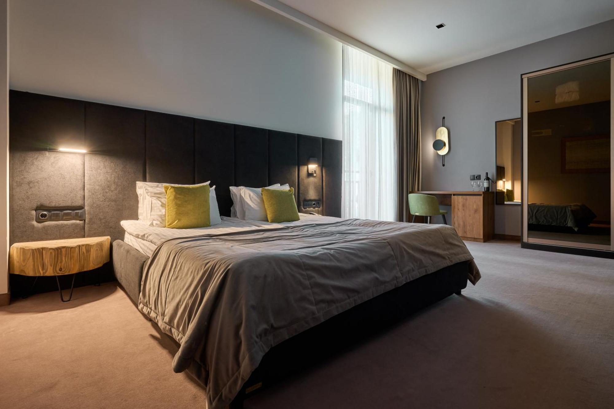 Twins Hotel & Spa บูโคเวล ภายนอก รูปภาพ